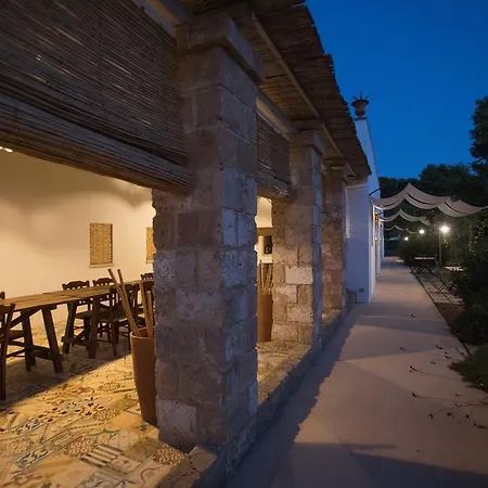 Masseria Del Salento Santa Marina מלון דירות גאליפולי